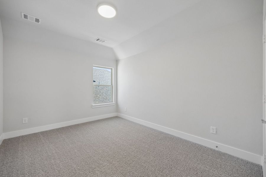 Spacious, unfurnished interior of a new home in Dove Hollow, Waxahachie (Image 26). Spacious, unfurnished interior of a new home in Dove Hollow, Waxahachie (Image 26).