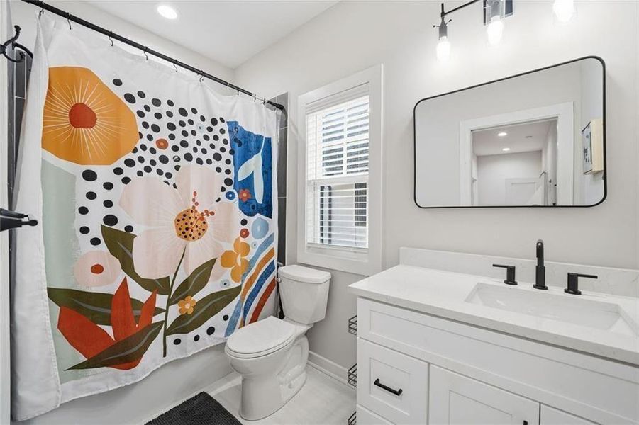 Furnished interior view inside a new home in , Alpharetta (Image 16).