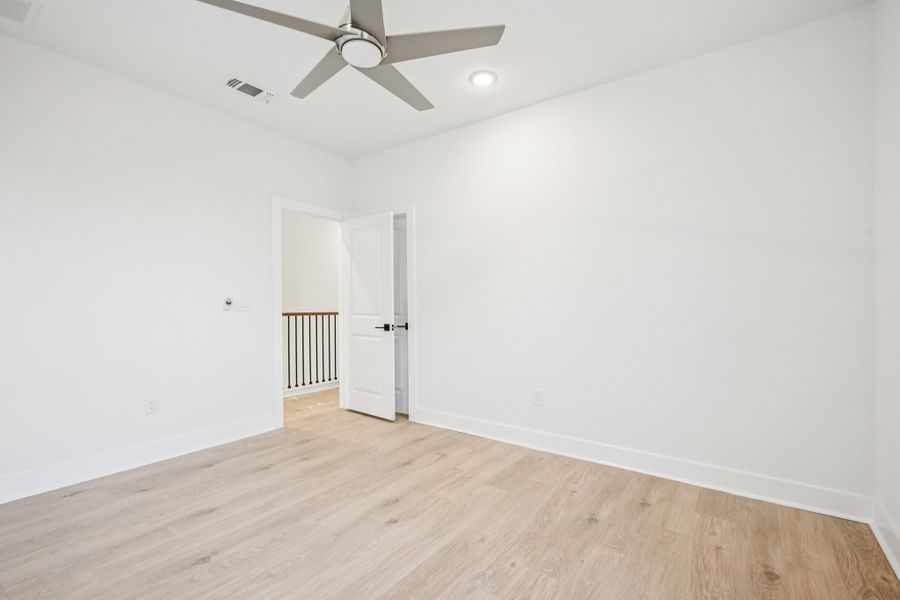 Spacious, unfurnished interior of a new home in Sauls Ranch, Round Rock (Image 55).