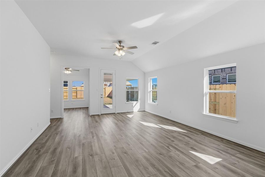 Spacious, unfurnished interior of a new home in Wildrye, Waller (Image 21).