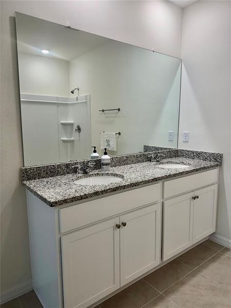 Furnished interior view inside a new home in Eden Hills, Lake Alfred (Image 10).