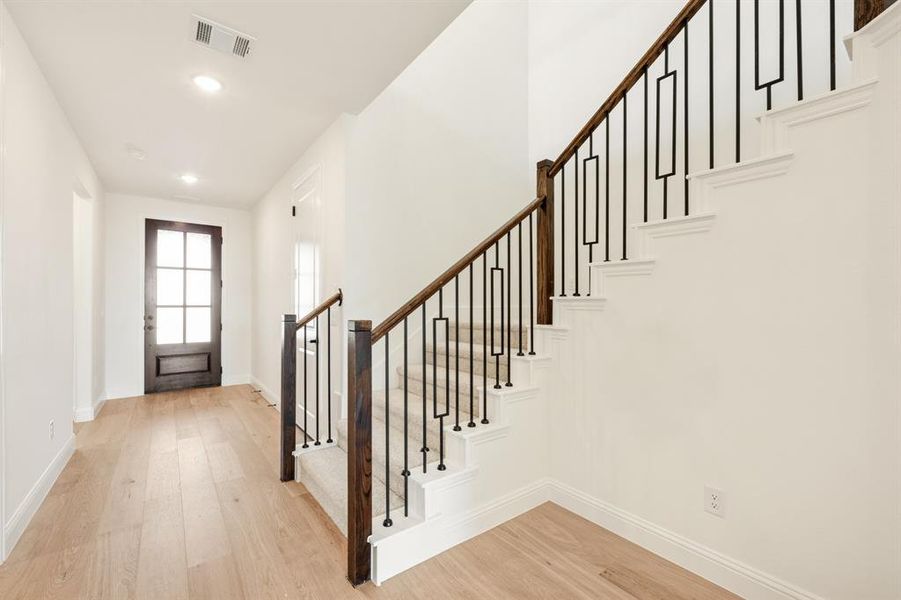 Spacious, unfurnished interior of a new home in Willow Wood, McKinney (Image 38).