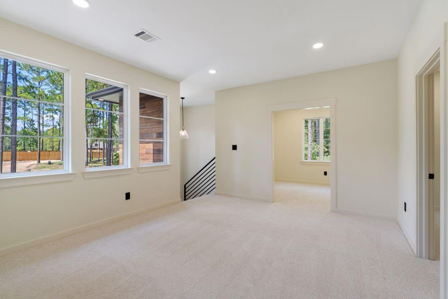 Spacious, unfurnished interior of a new home in , Livingston (Image 18).