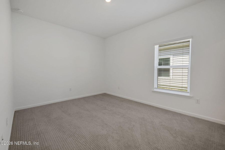 Spacious, unfurnished interior of a new home in Jennings Farm, Middleburg (Image 19).