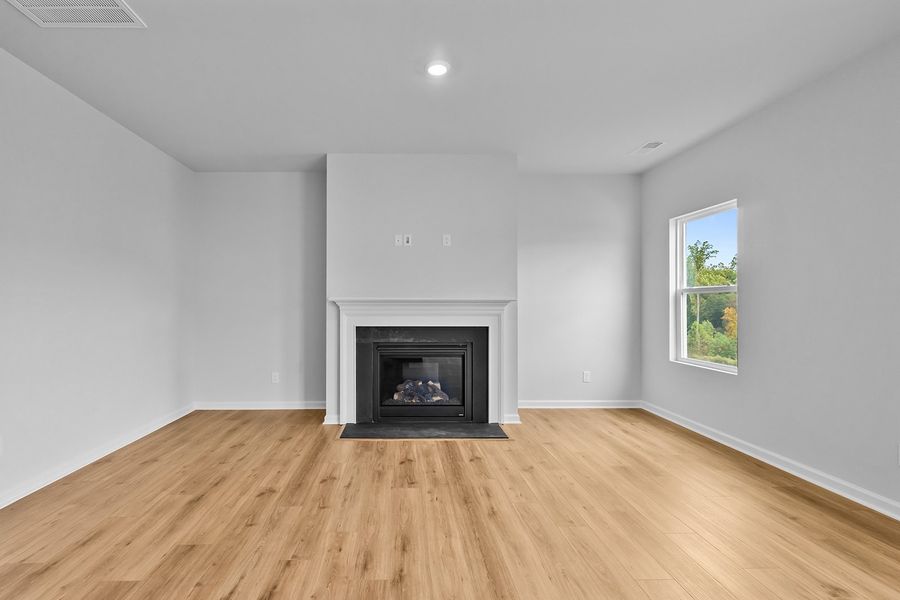 Spacious, unfurnished interior of a new home in Bell West, Kernersville (Image 16).