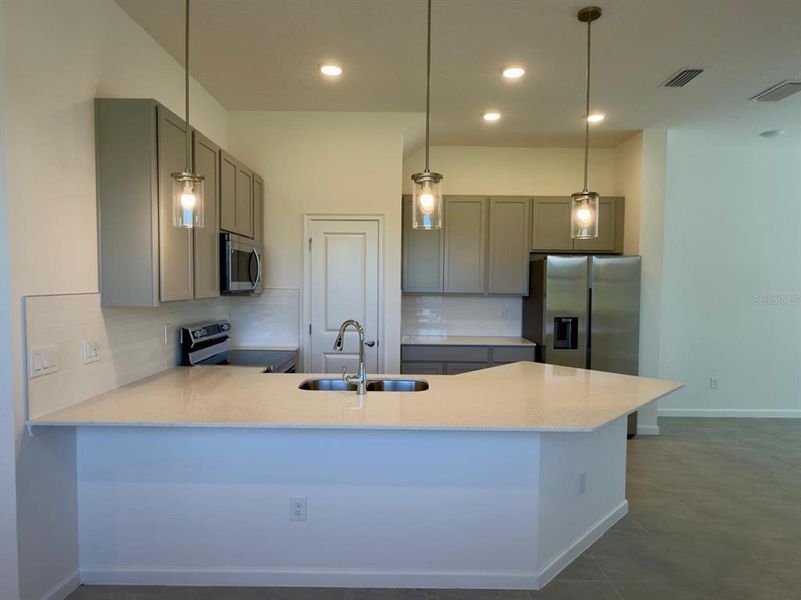 Furnished interior view inside a new home in , Orlando (Image 7).