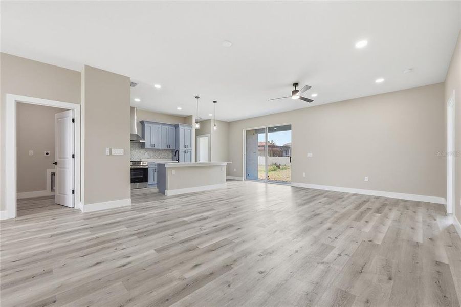 Spacious, unfurnished interior of a new home in , Kissimmee (Image 28).