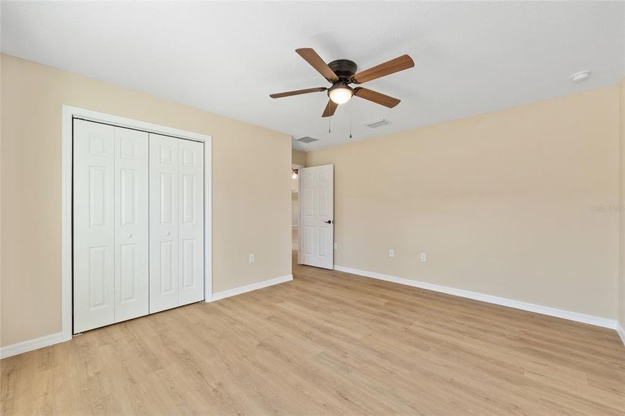 Spacious, unfurnished interior of a new home in , Ocala (Image 23).