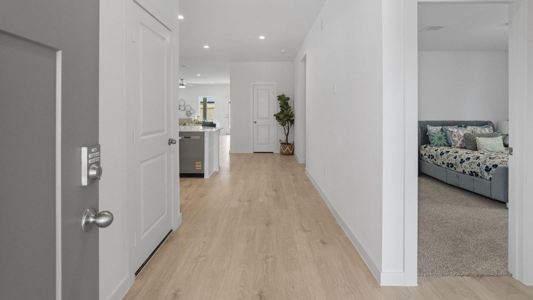 Spacious, unfurnished interior of a new home in Tamarron, Fulshear (Image 22).