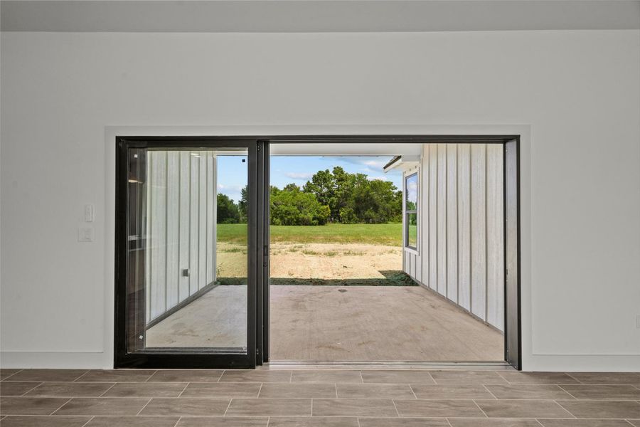 Exterior details and patio area of a home in , Alvin (Image 23).