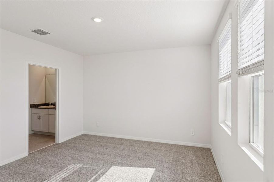 Spacious, unfurnished interior of a new home in Crosswinds - Classic Series, Haines City (Image 17).