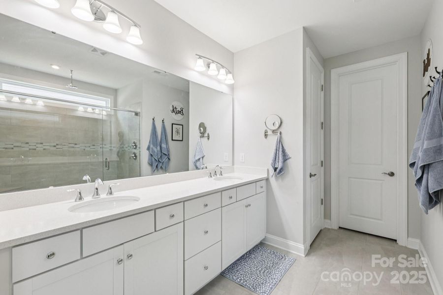 Furnished interior view inside a new home in Handsmill on Lake Wylie, York (Image 32).