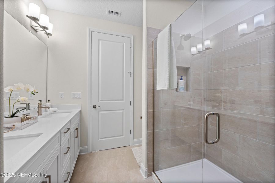 Furnished interior view inside a new home in , Jacksonville (Image 9).