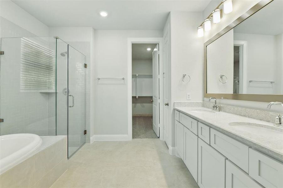 Furnished interior view inside a new home in Evergreen 40', Conroe (Image 15).