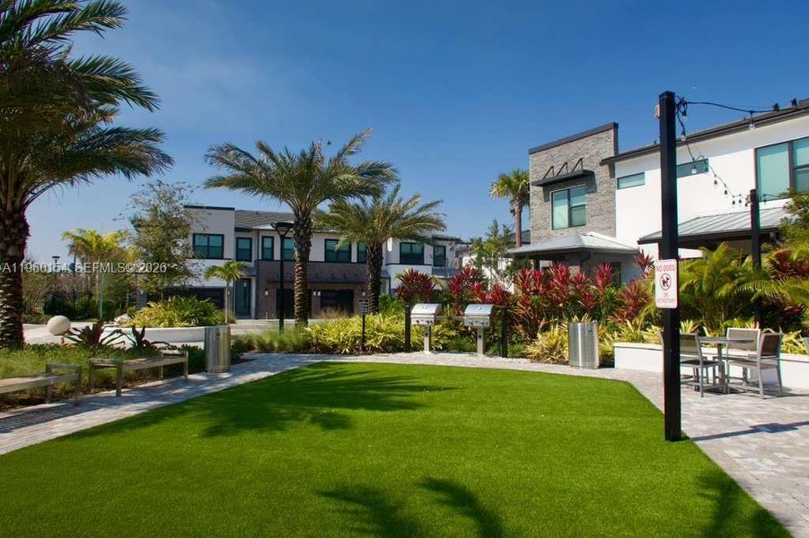 Community amenities in , Plantation (Image 25).