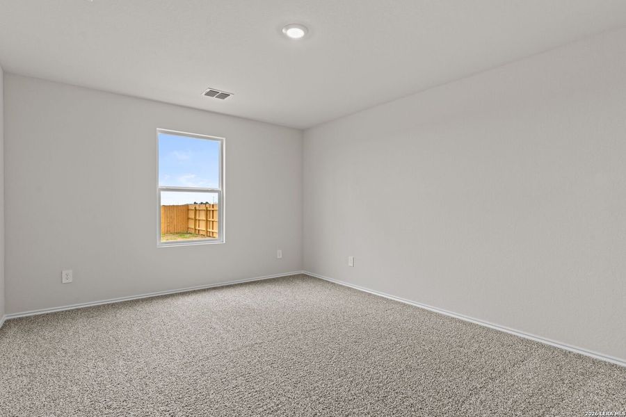 Spacious, unfurnished interior of a new home in Swenson Heights, Seguin (Image 27).