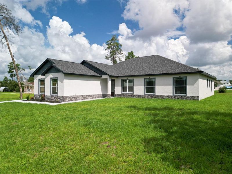 Exterior details and patio area of a home in , Ocala (Image 3). Exterior details and patio area of a home in , Ocala (Image 3).