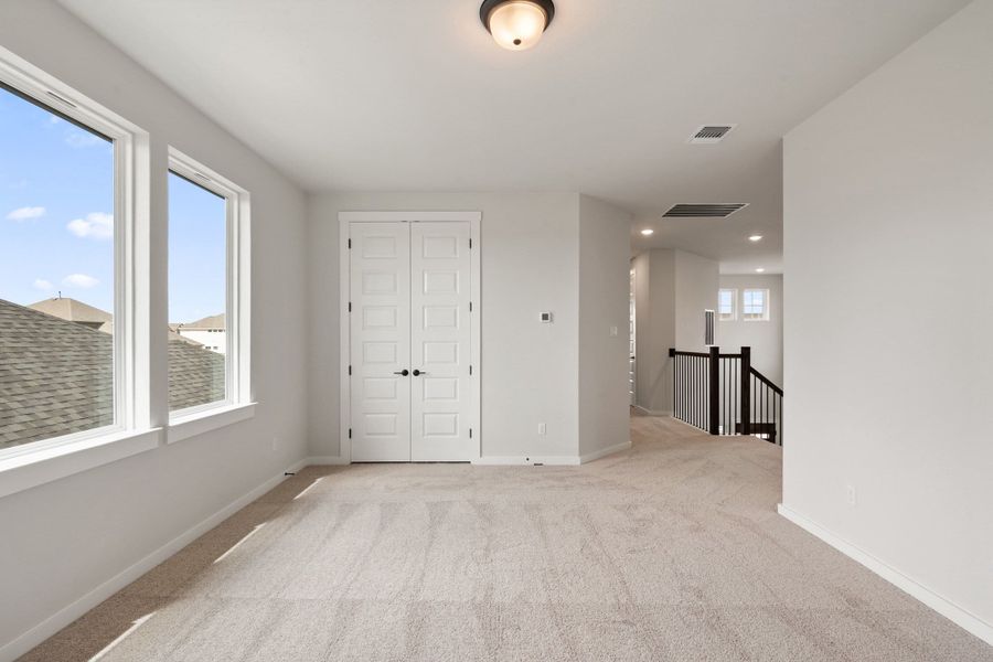Spacious, unfurnished interior of a new home in Flora, Hutto (Image 39).
