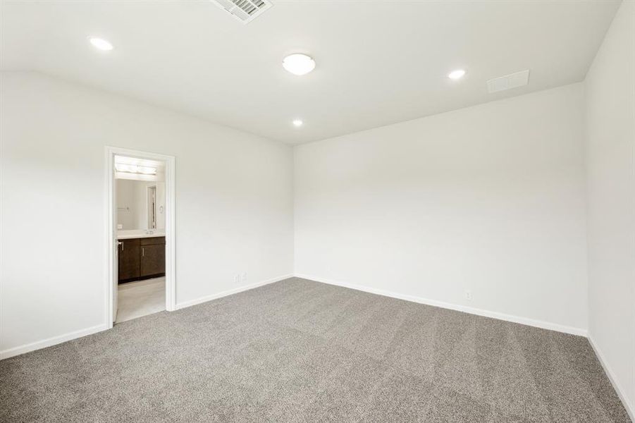 Spacious, unfurnished interior of a new home in Georgetown at Kings Fort 50s, Kaufman (Image 16). Spacious, unfurnished interior of a new home in Georgetown at Kings Fort 50s, Kaufman (Image 16).