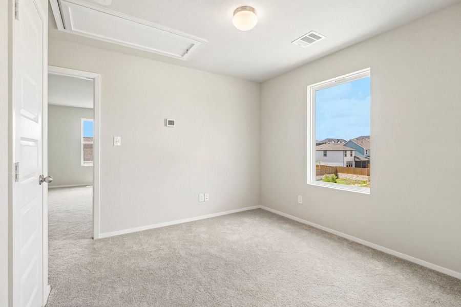 Spacious, unfurnished interior of a new home in Edgebrooke, Pflugerville (Image 18).
