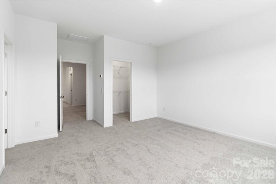 Spacious, unfurnished interior of a new home in Ridge at Sugar Creek, Indian Land (Image 29).