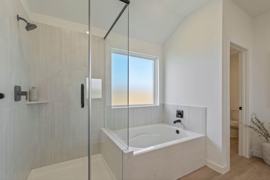 Furnished interior view inside a new home in Riverside Estates, Mont Belvieu (Image 16).