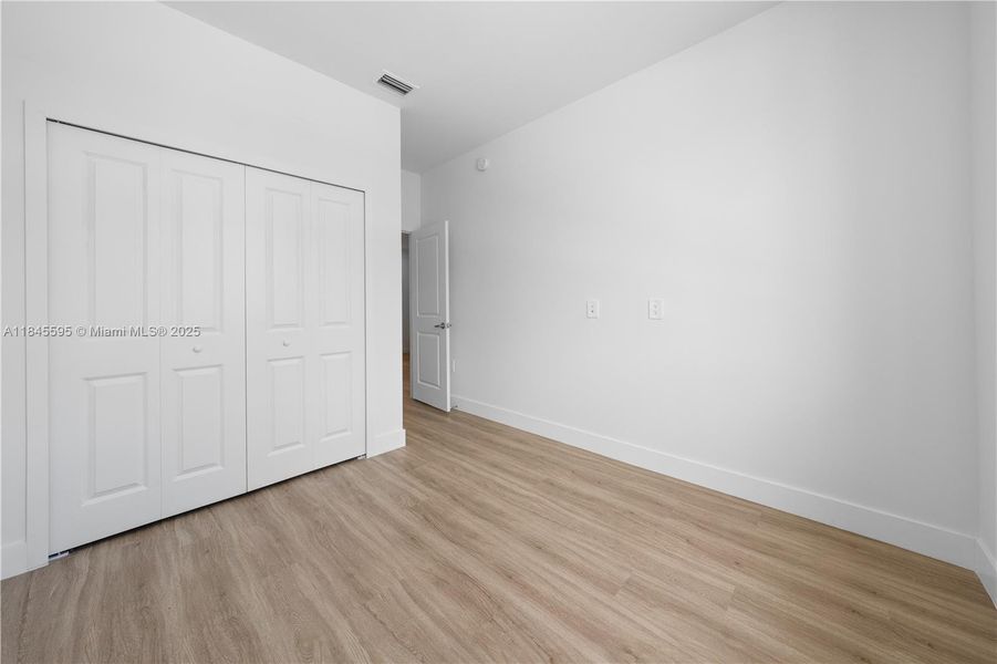 Spacious, unfurnished interior of a new home in , Florida City (Image 26).