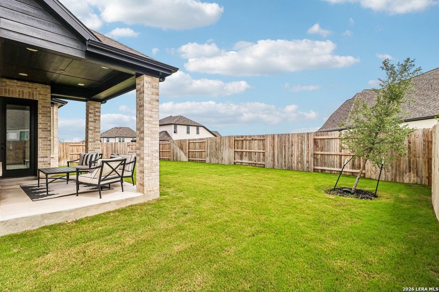 Exterior details and patio area of a home in Homestead, Schertz (Image 23).