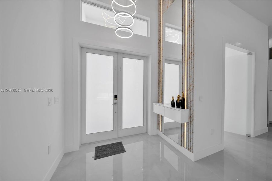 Spacious, unfurnished interior of a new home in , Lehigh Acres (Image 21).