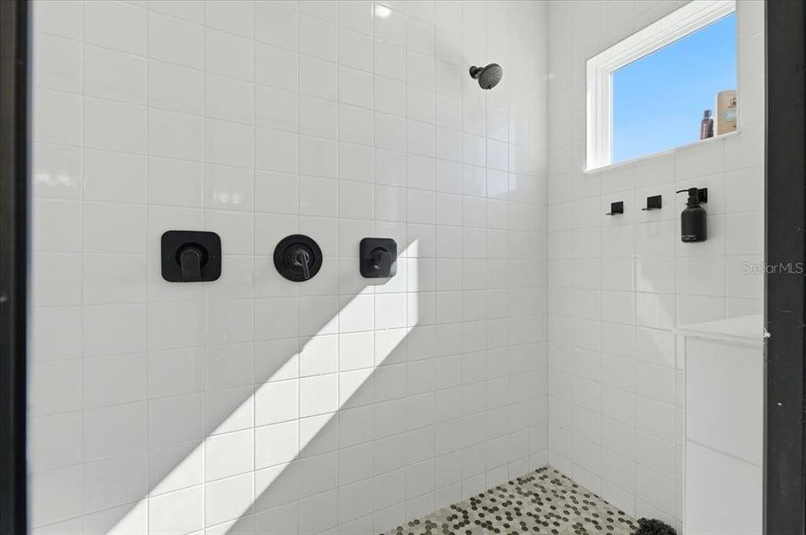 Close-up of interior finishes inside a home in Hills of Minneola, Minneola (Image 25).