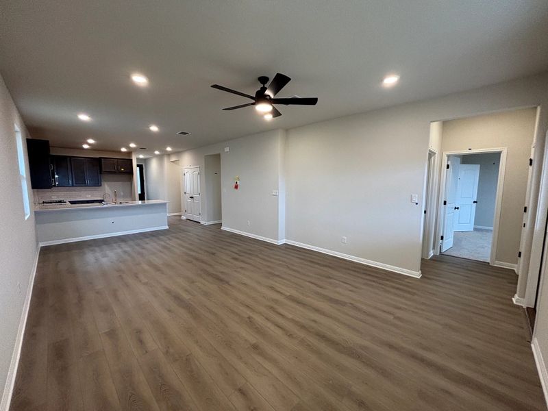 Spacious, unfurnished interior of a new home in Cannon Ranch 45s, Dripping Springs (Image 17).