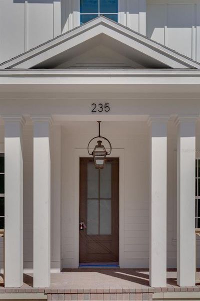 Exterior details and patio area of a home in , St. Petersburg (Image 3).