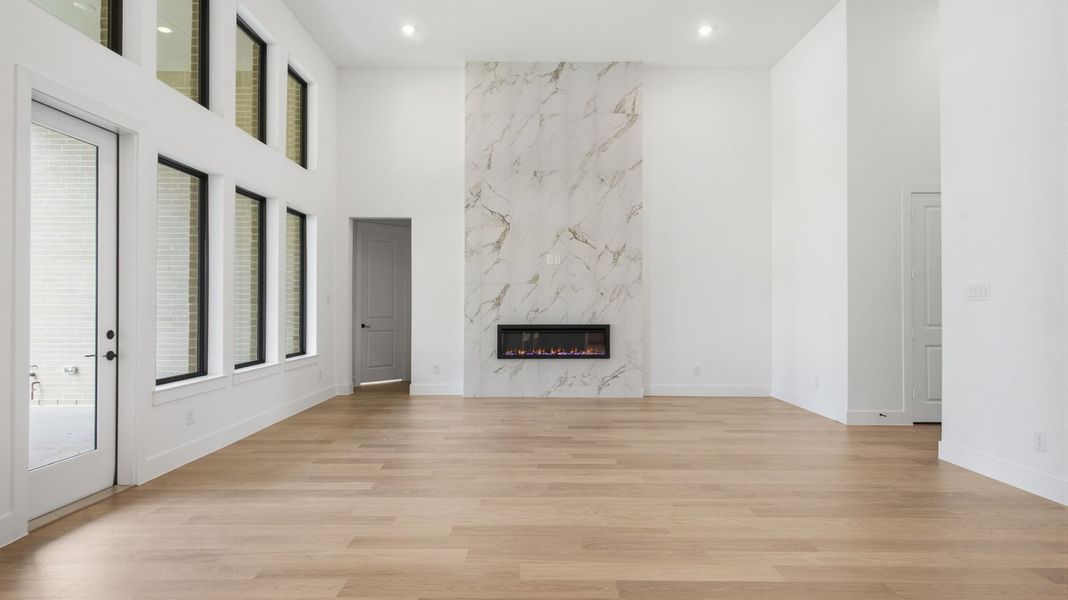 Representative unfurnished interior of a home built from the Portofino by D.R. Horton in Friendswood Trails 70' Homesites, Friendswood (Image 23).