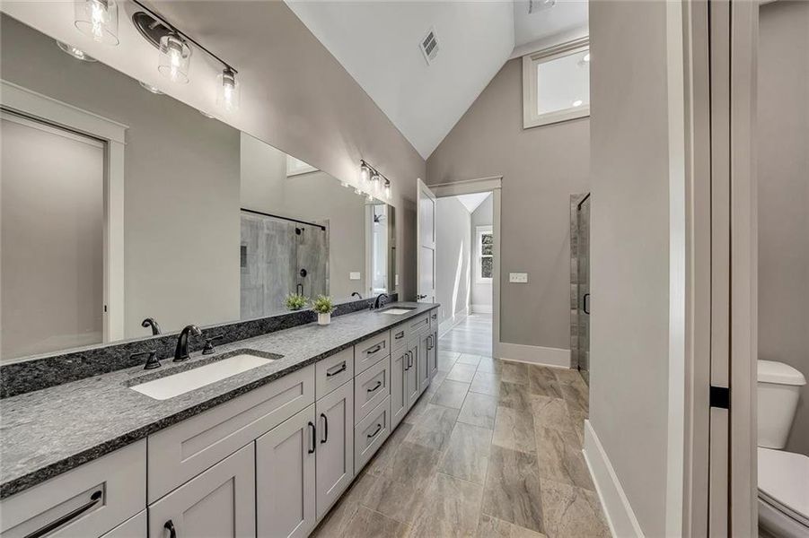 Furnished interior view inside a new home in , Jasper (Image 21).