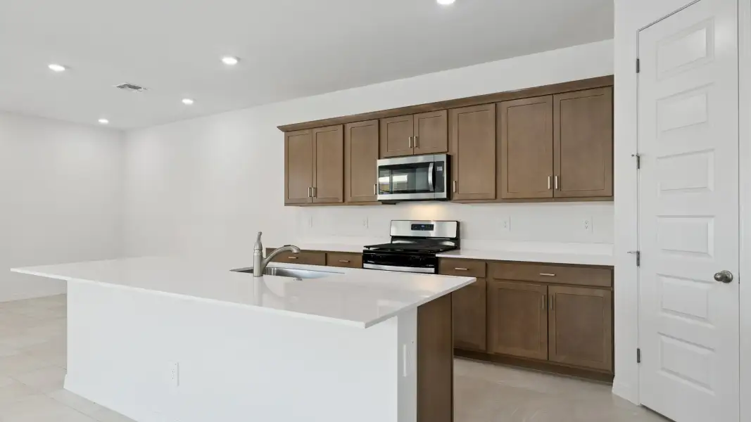 Furnished interior view inside a new home in El Cidro, Goodyear (Image 8).