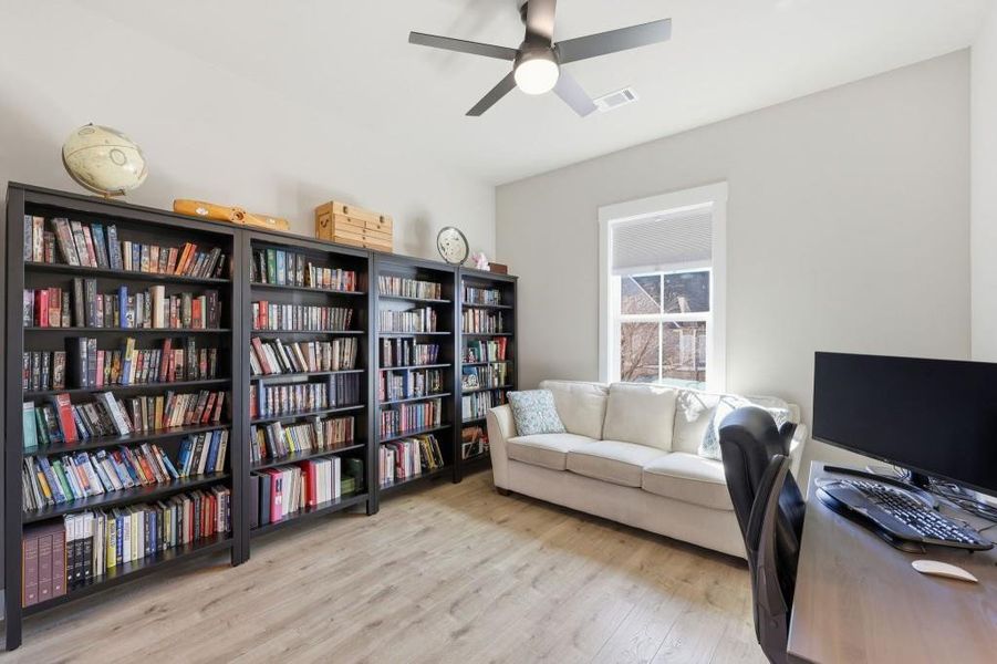 Furnished interior view inside a new home in , Jefferson (Image 31).