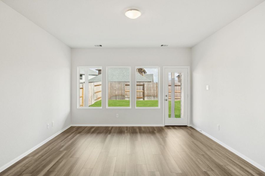 Spacious, unfurnished interior of a new home in Saint Tropez, Huffman (Image 8).