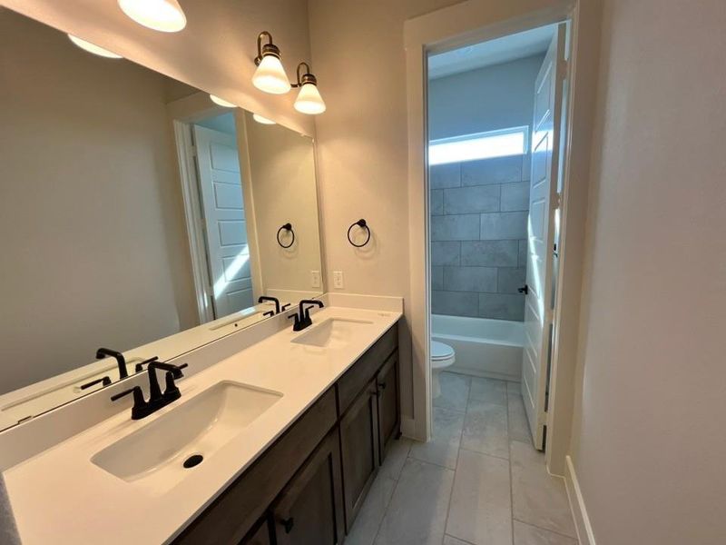 Furnished interior view inside a new home in Eagle Ridge Estates, Weatherford (Image 7).