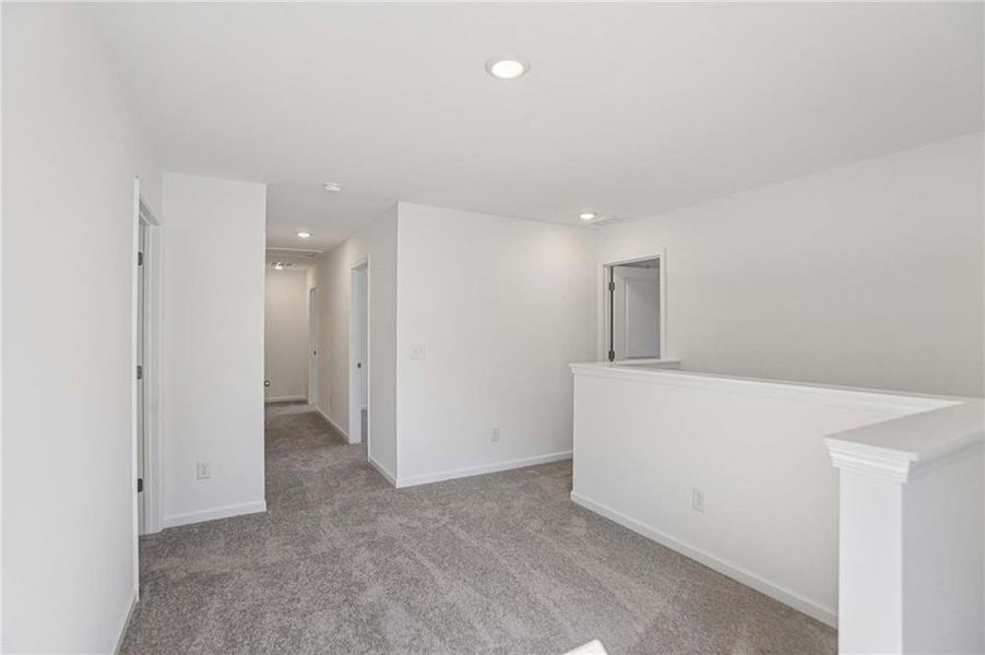 Spacious, unfurnished interior of a new home in The Pointe at Heron Bay, Locust Grove (Image 18).