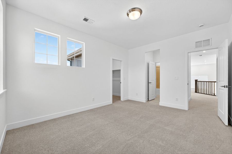 Spacious, unfurnished interior of a new home in Trailstone, Arvada (Image 25).