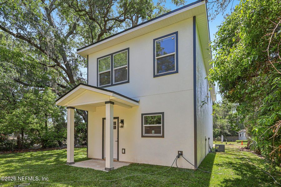 Exterior details and patio area of a home in , Jacksonville (Image 27).