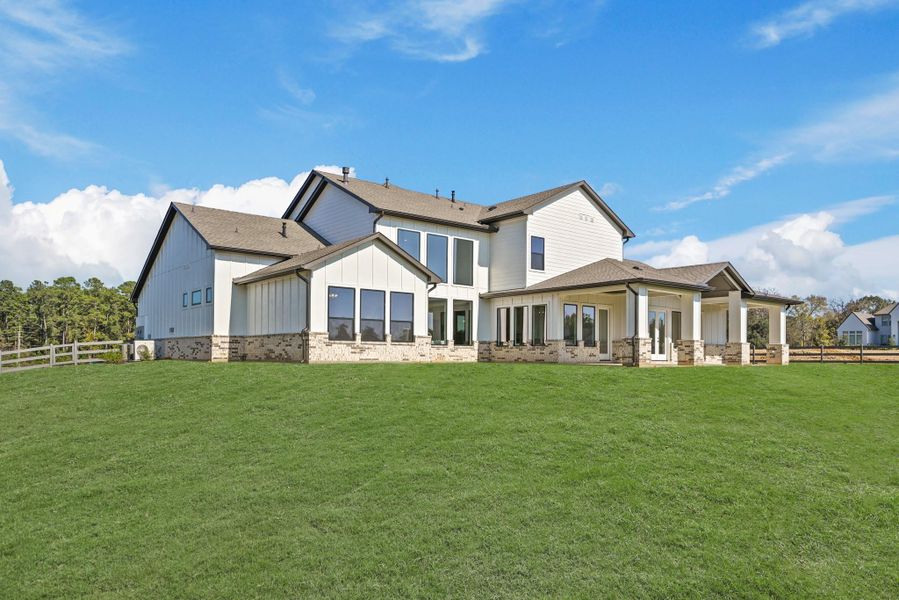 Exterior details and patio area of a home in Bentwood Farms, Montgomery (Image 37).