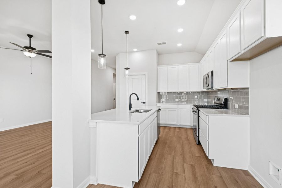 Furnished interior view inside a new home in Meridiana 45' Homesites, Manvel (Image 5). Furnished interior view inside a new home in Meridiana 45' Homesites, Manvel (Image 5).