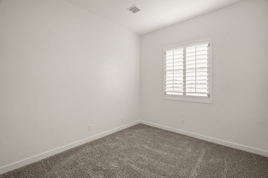 Spacious, unfurnished interior of a new home in Tierra Del Este 91, El Paso (Image 29). Spacious, unfurnished interior of a new home in Tierra Del Este 91, El Paso (Image 29).