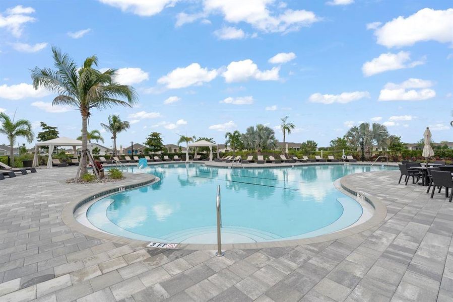 Community amenities in , Port Charlotte (Image 74).