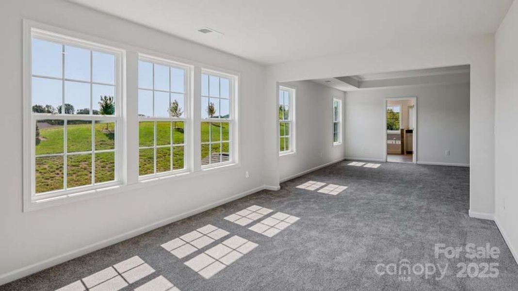 Spacious, unfurnished interior of a new home in Sylvan Creek, Denver (Image 31).