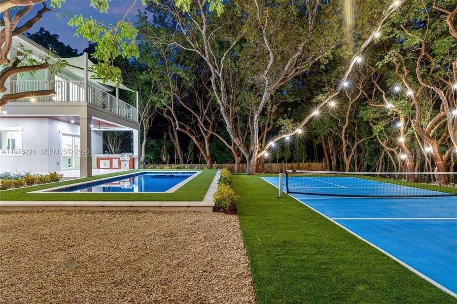 Exterior details and patio area of a home in , Islamorada, Village of Islands (Image 49).
