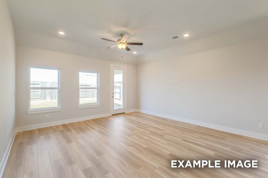 Representative unfurnished interior of a home built from the The Luna by Davidson Homes LLC in Sunterra, Katy (Image 17).