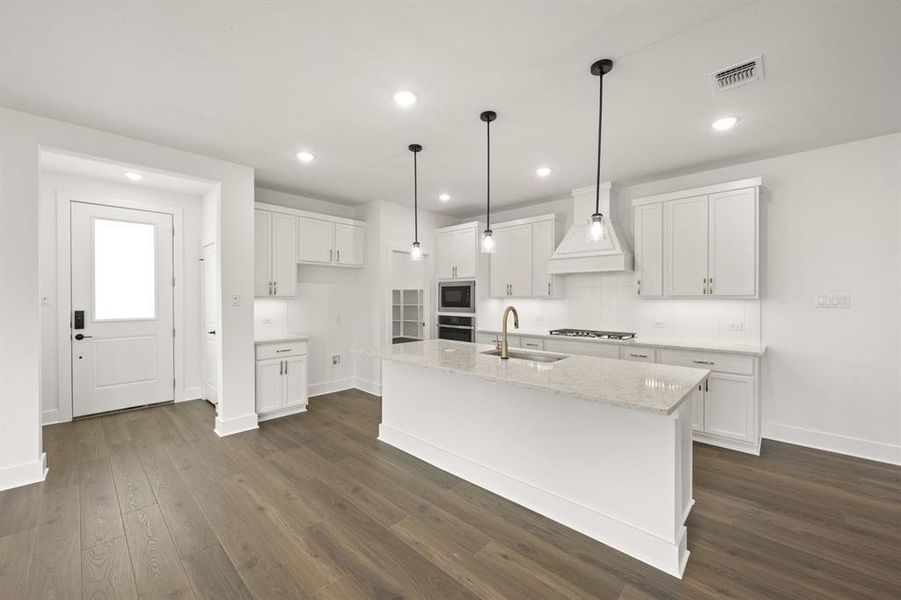 1529 Laurel- Kitchen-5163 1529 Laurel- Kitchen-5163