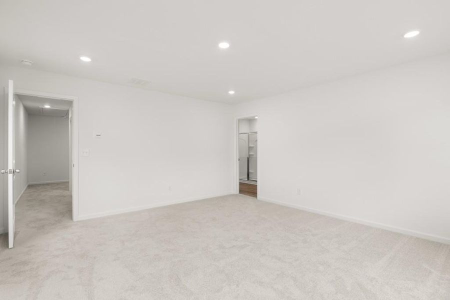 Spacious, unfurnished interior of a new home in Timber Ridge: Timber Ridge 42', Douglasville (Image 14).